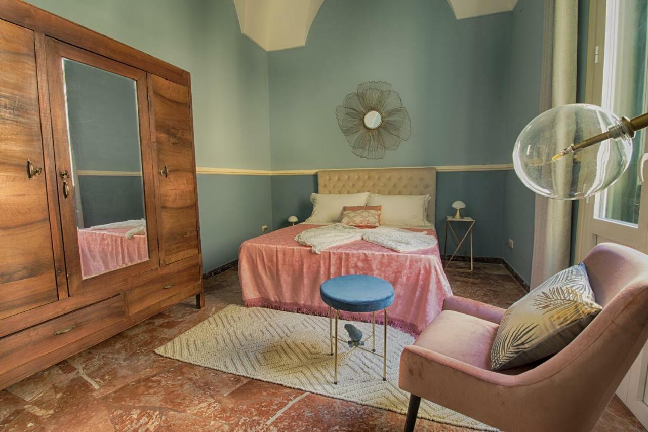 Palazzo Forleo Luxury Apartment - Treb Collection Lecce Luaran gambar